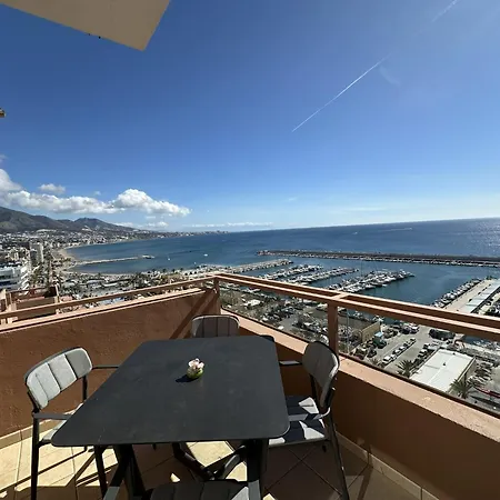 Atico Con Piscina Privada Y Vistas Al Mar Fuengirola