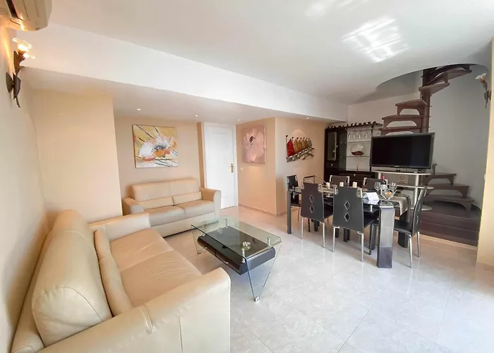 ático Con Piscina Privada Y Vistas Al Mar Fuengirola