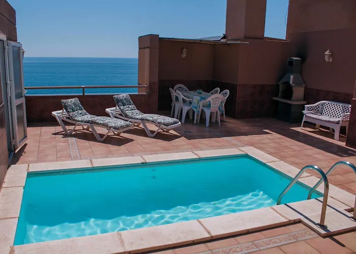 Apartamento ático Con Piscina Privada Y Vistas Al Mar *