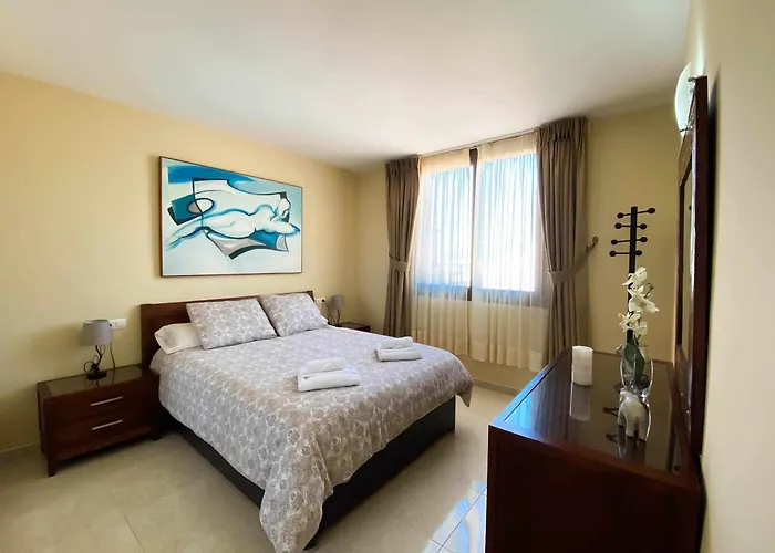 ático Con Piscina Privada Y Vistas Al Mar