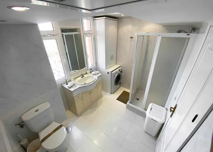 Atico Con Piscina Privada Y Vistas Al Mar Fuengirola