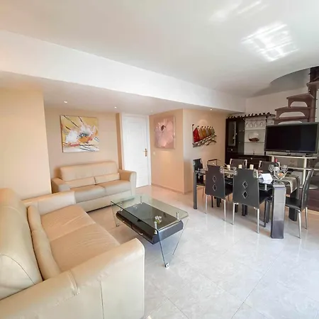 Atico Con Piscina Privada Y Vistas Al Mar Fuengirola