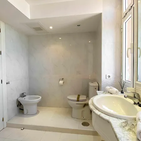 Atico Con Piscina Privada Y Vistas Al Mar דירה *